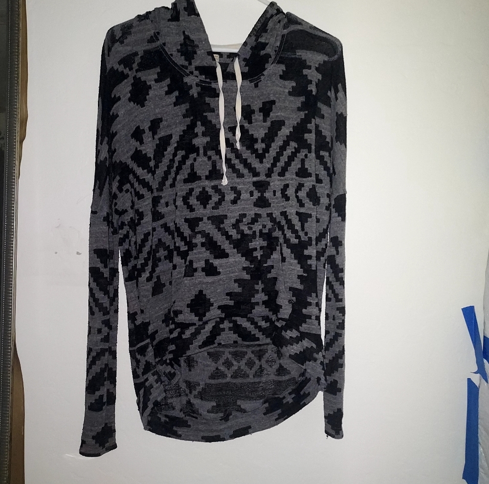 Hollister Black and Gray Knit Sweater